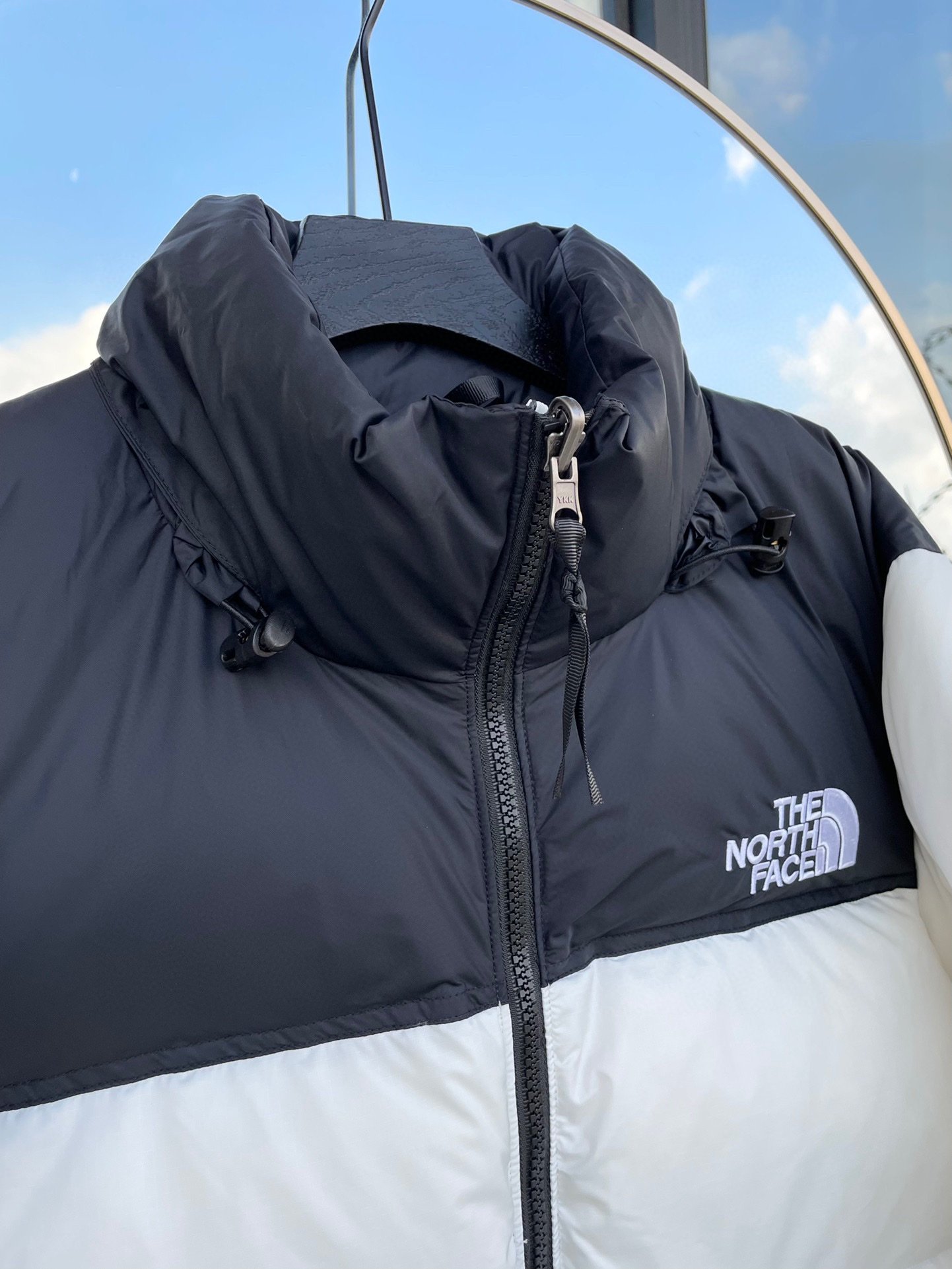 Doudoune North Face légère et chaude pour hiver, style et protection – Image 12