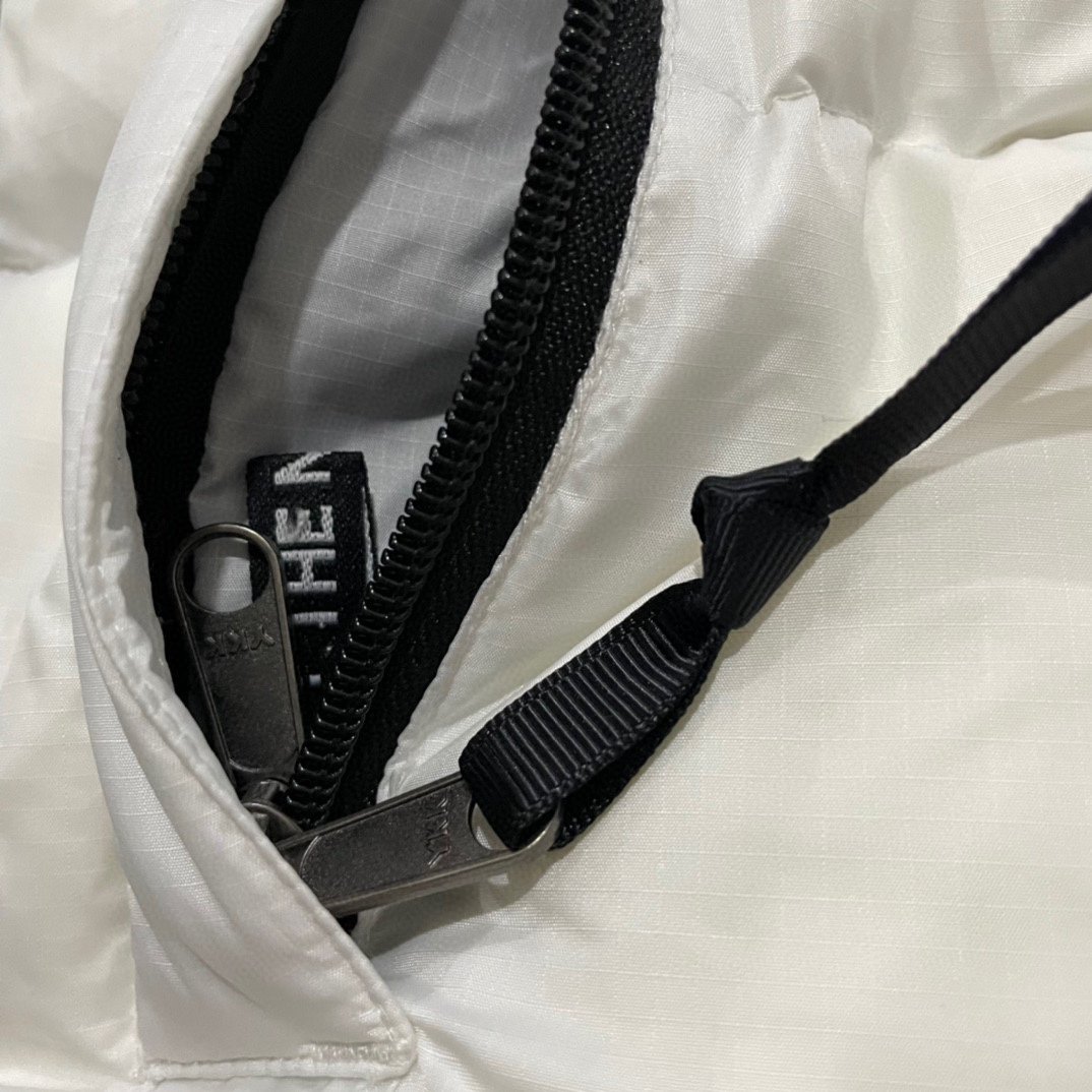 Doudoune North Face légère et chaude pour hiver, style et protection – Image 14