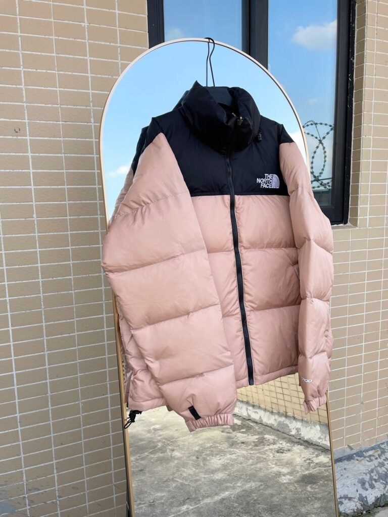 Doudoune North Face légère et chaude pour hiver, style et protection