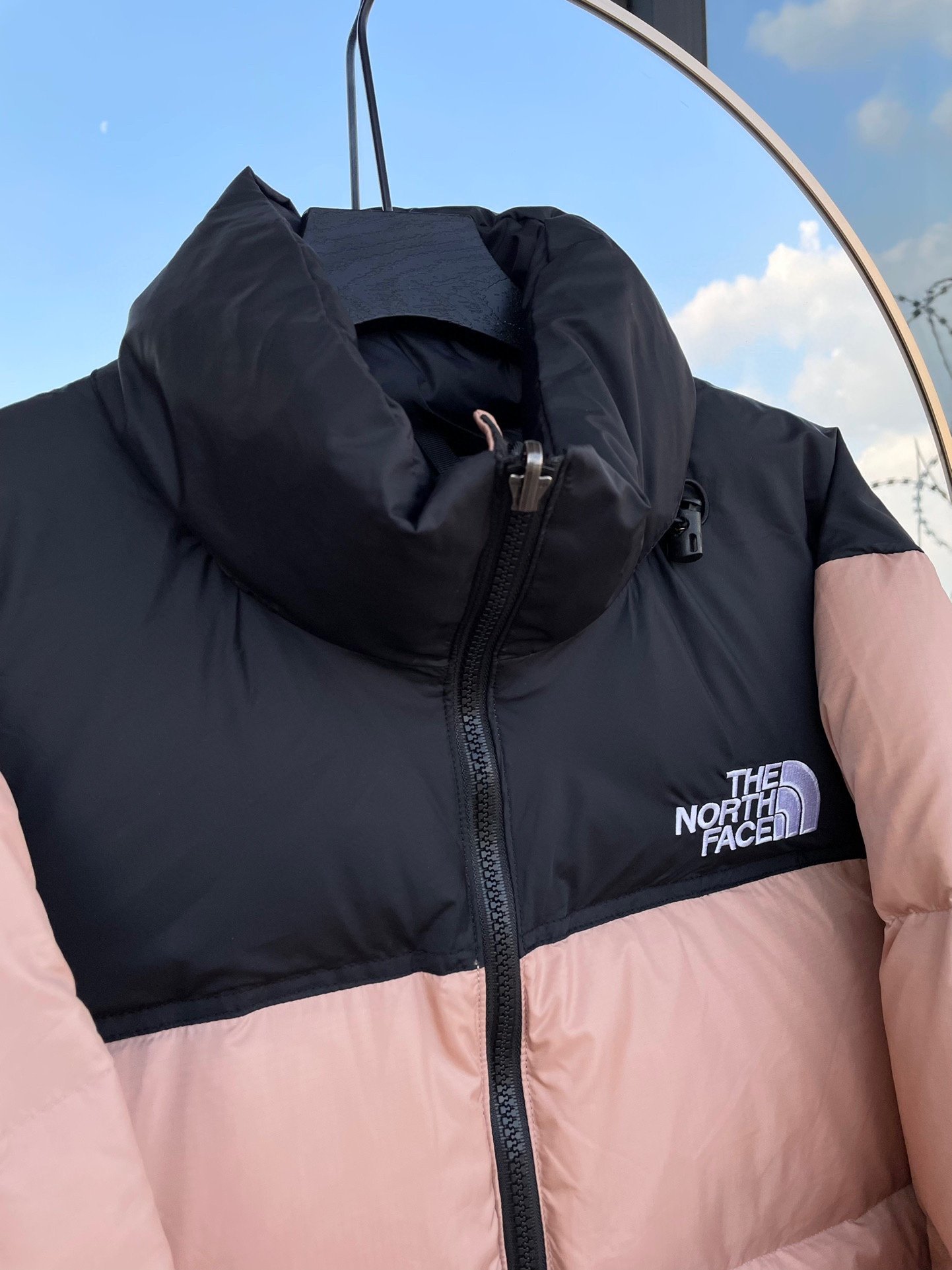 Doudoune North Face légère et chaude pour hiver, style et protection – Image 21