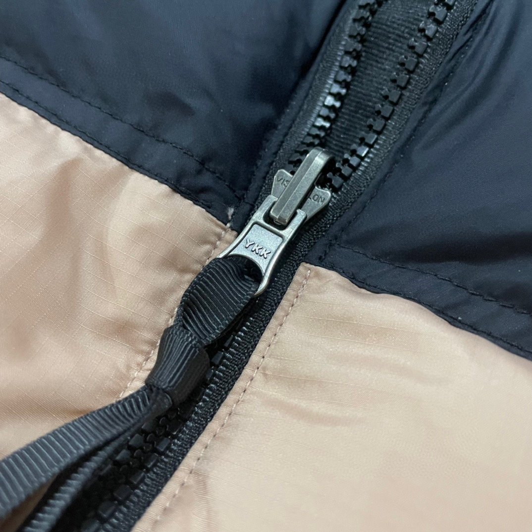 Doudoune North Face légère et chaude pour hiver, style et protection – Image 24