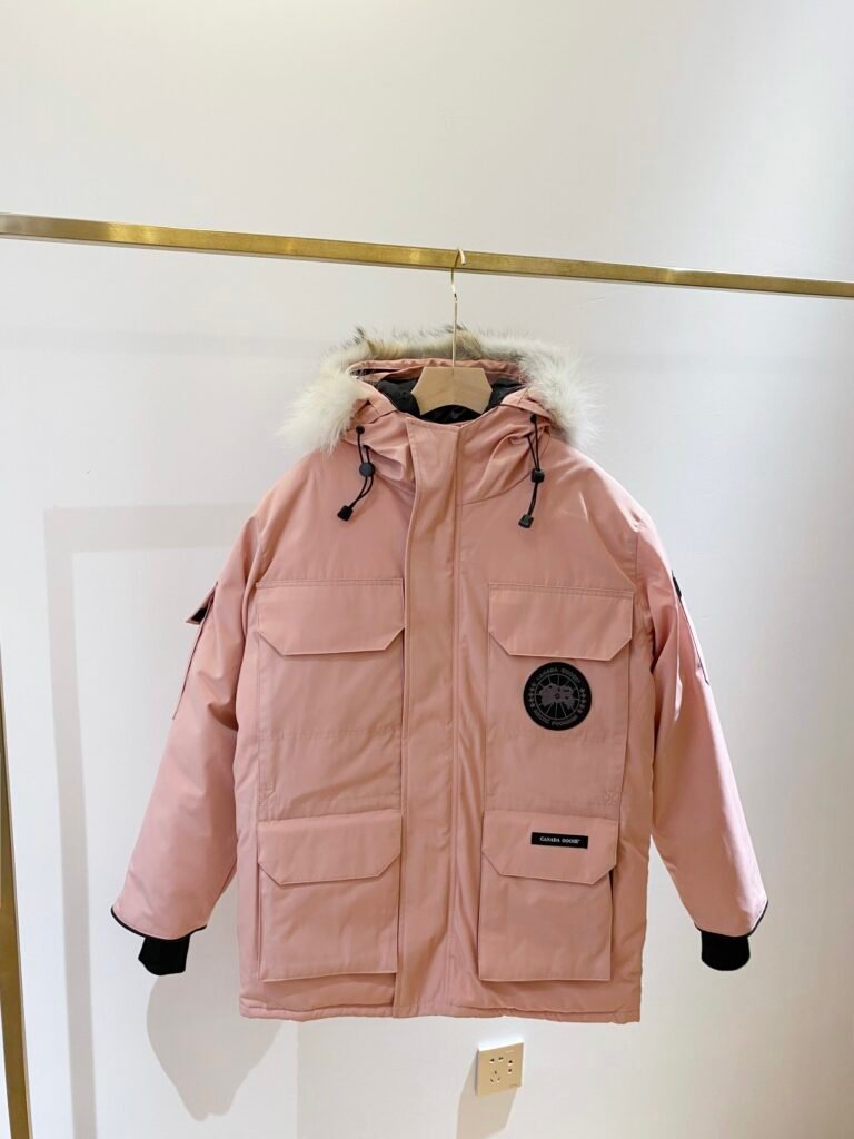 Veste Canada Goosse, une pièce incontournable alliant style, confort et performance