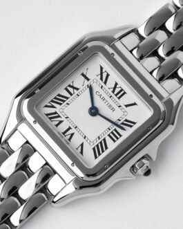 Montre Panthère de Cartier en acier, un symbole de luxe et de sophistication