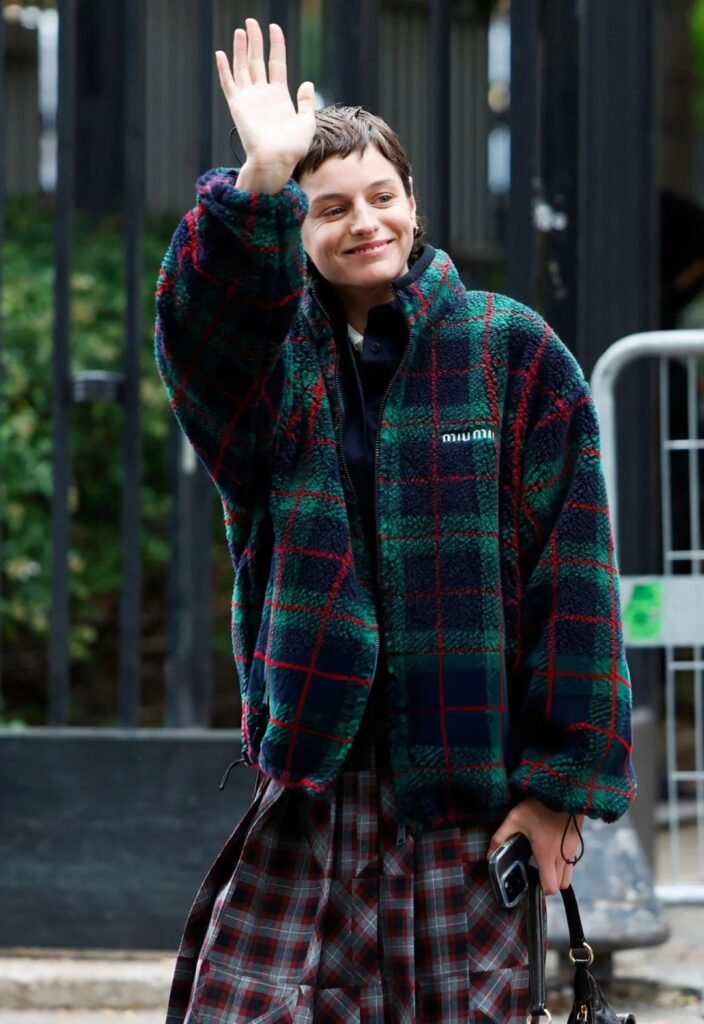 Veste en peluche à carreaux Miu Miu, chic et chaude, tailles S à XL