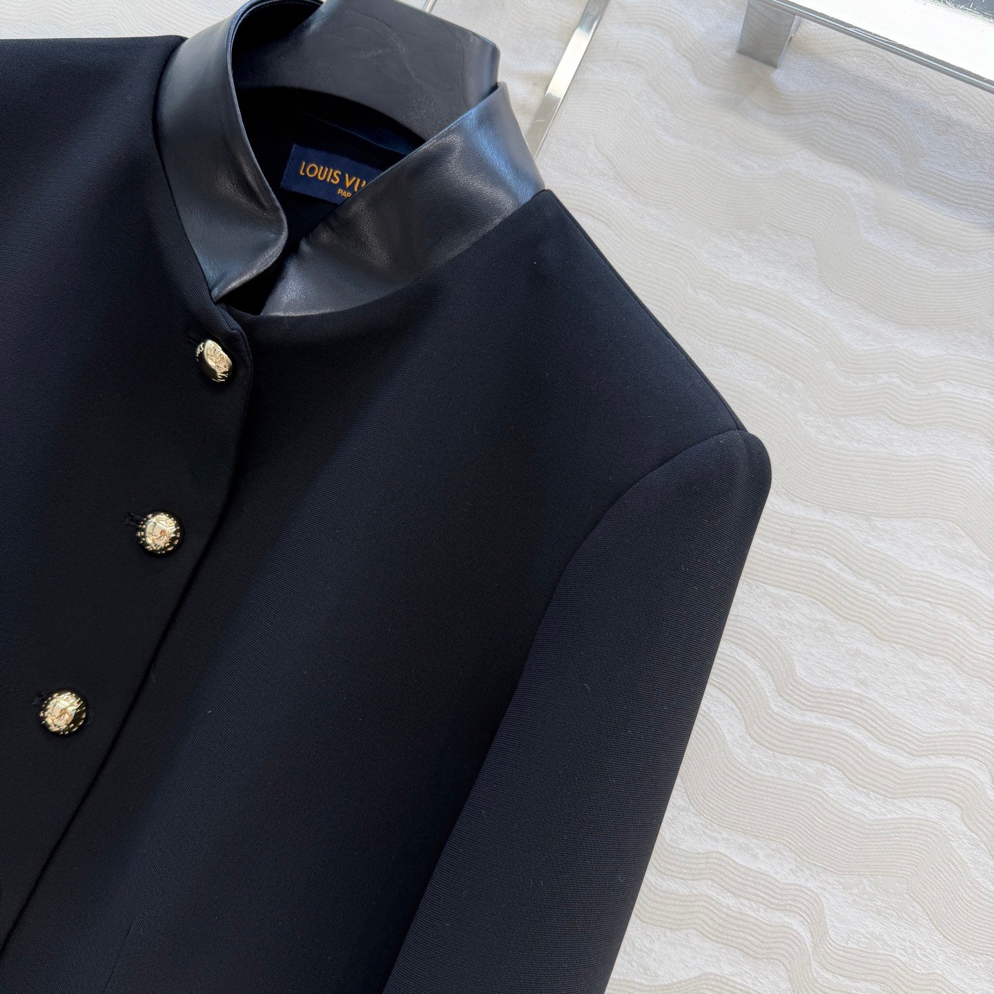 Veste Louis Vuitton Classique Élégance & Confort – Image 4