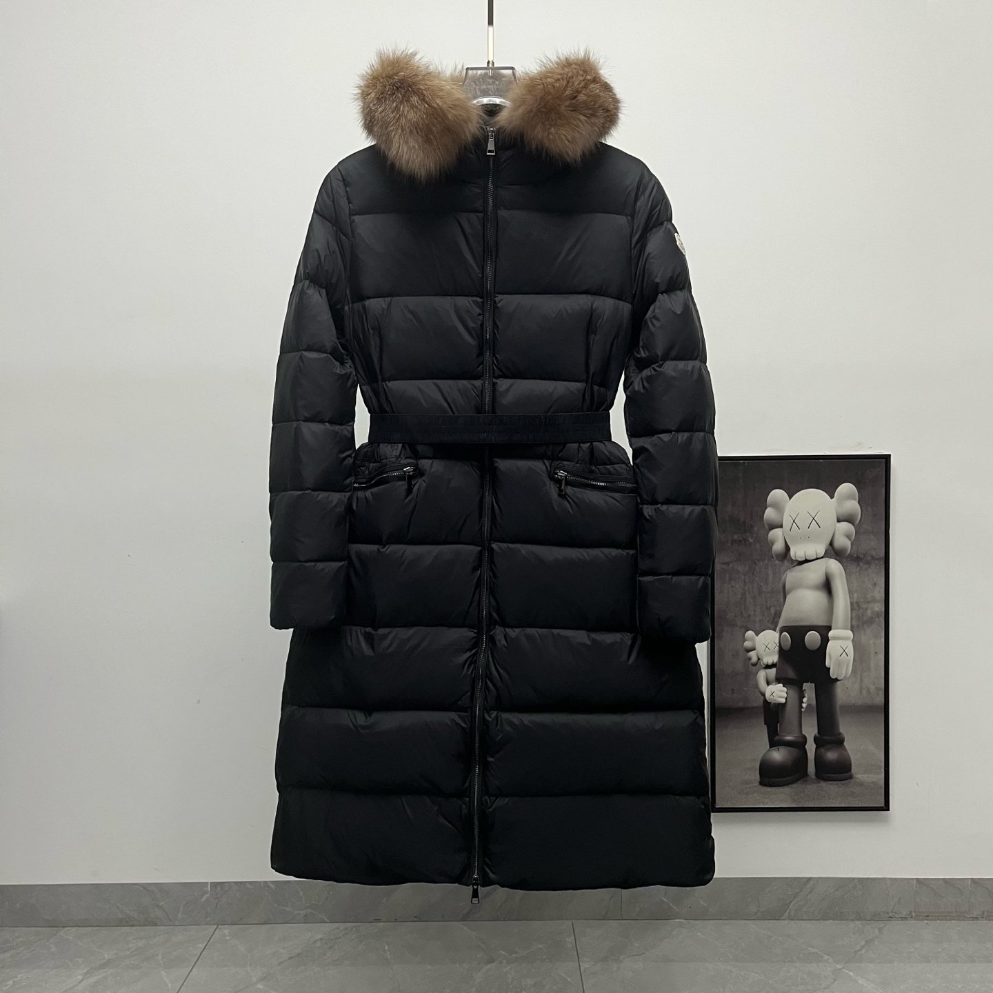 Doudoune Moncler longue avec fourrure – Élégance et chaleur ultime