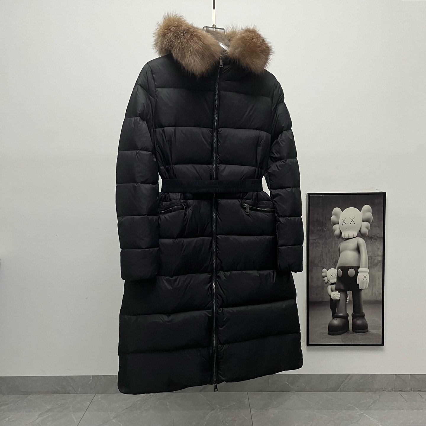 Doudoune Moncler longue avec fourrure – Élégance et chaleur ultime – Image 4