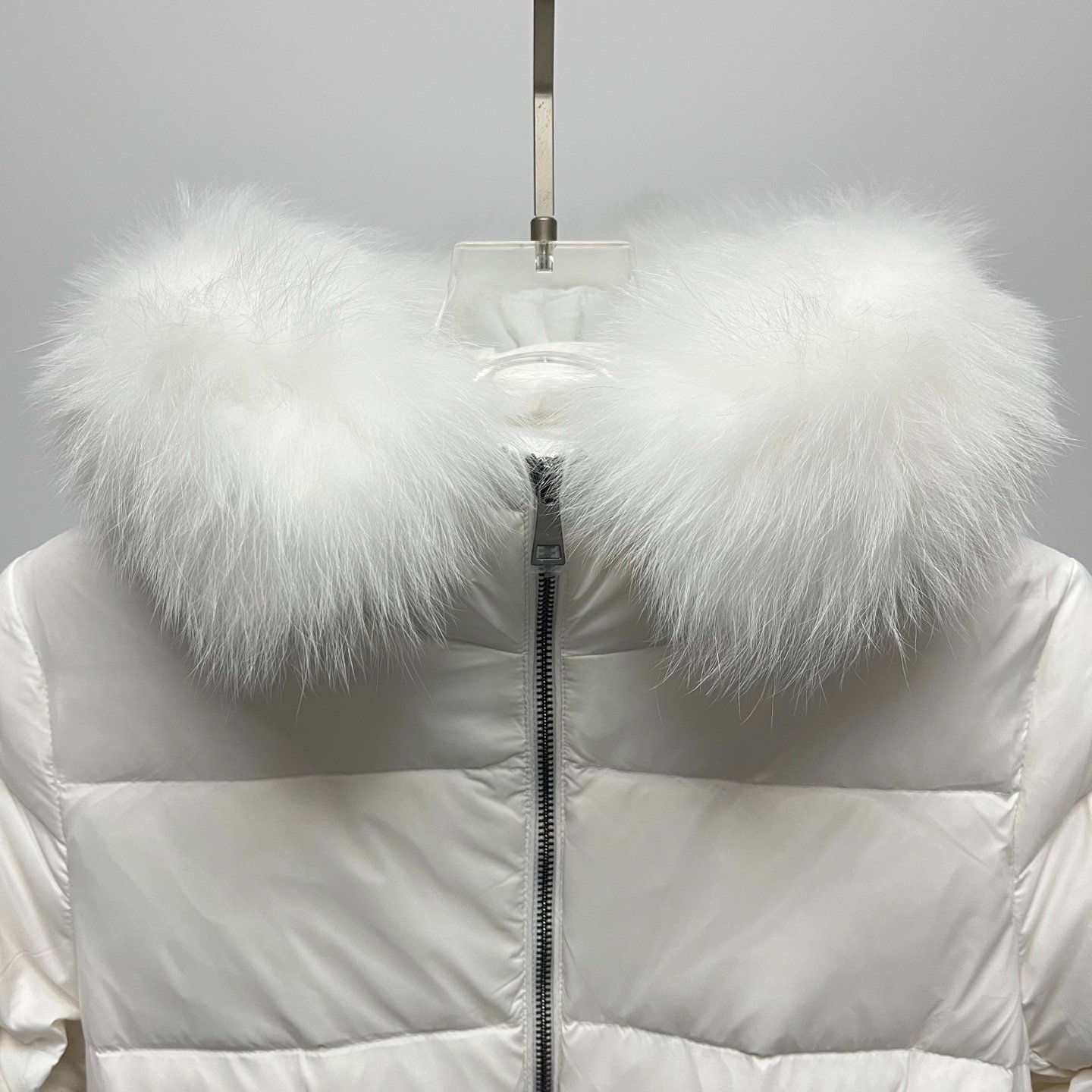 Doudoune Moncler longue avec fourrure – Élégance et chaleur ultime – Image 15