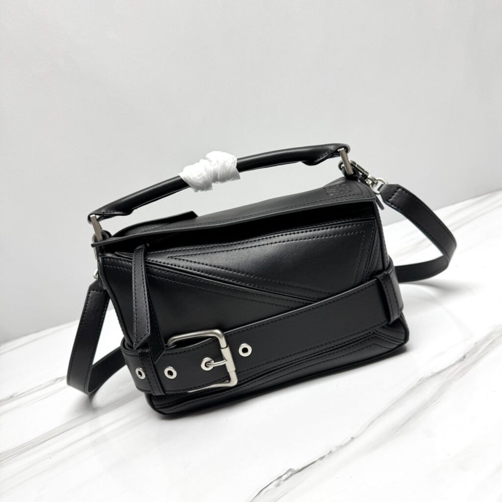 Sac Loewe Puzzle Biker en cuir, style moderne et élégant