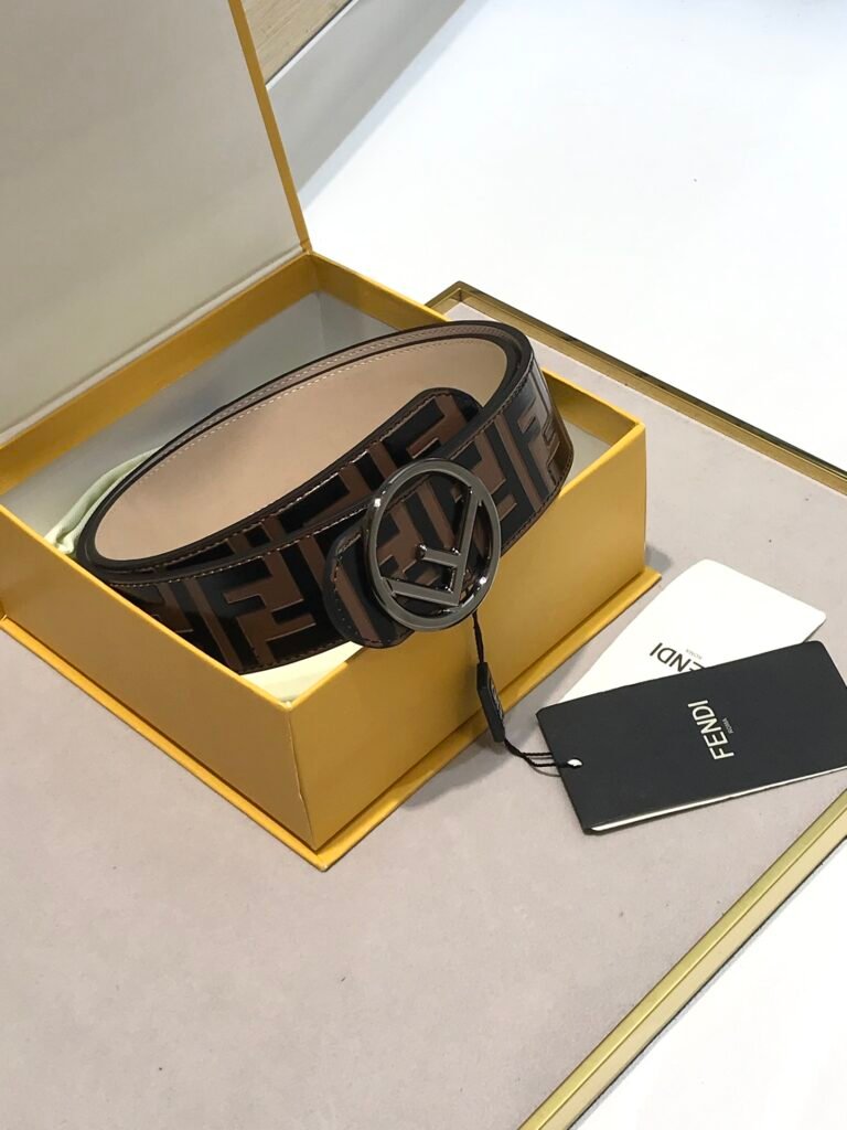 Ceinture Fendi Luxe en Taille Régulière - Élégance et Durabilité