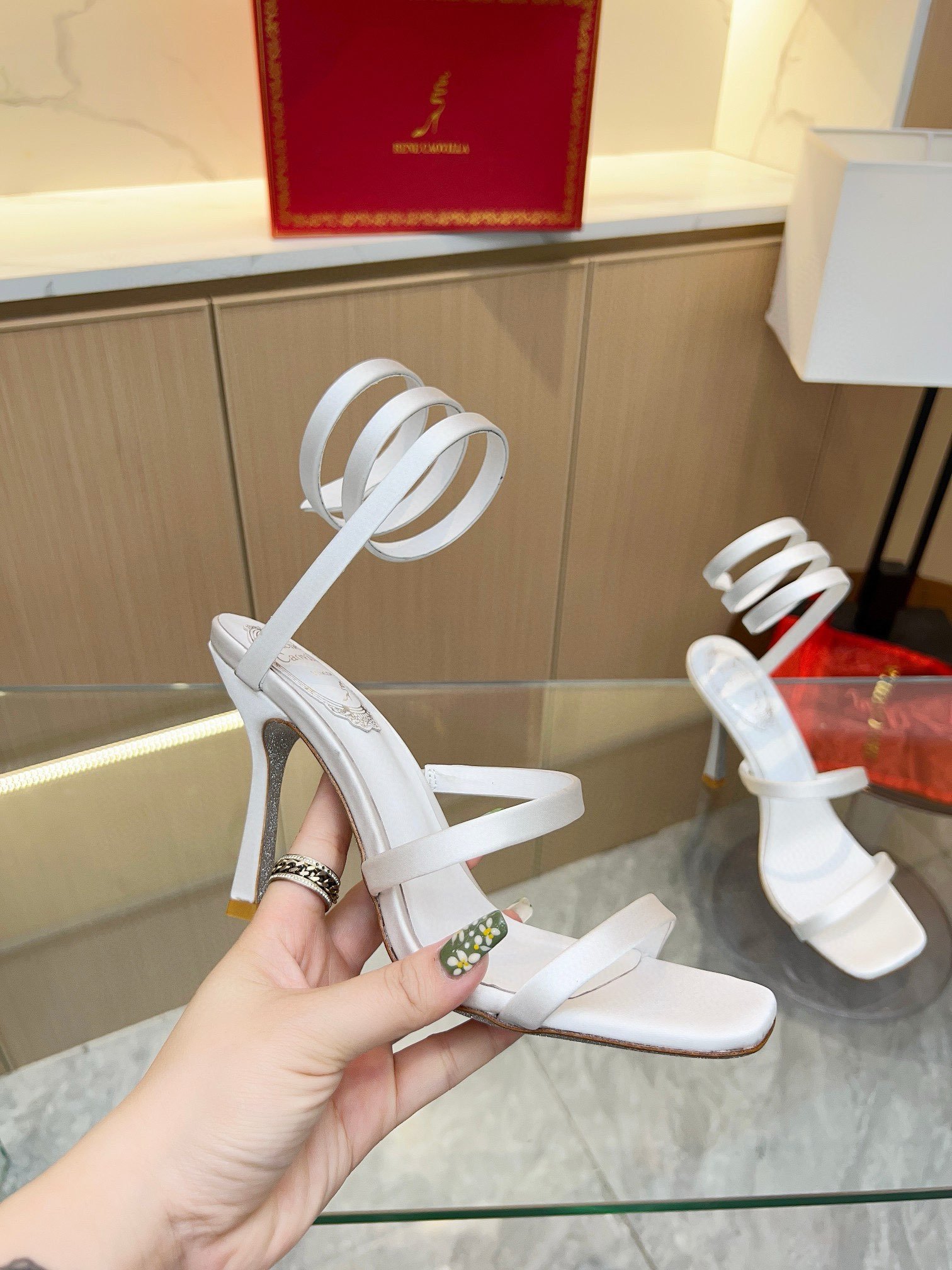 Escarpins Blancs René Caoviila Confort et Élégance Quotidienne – Image 6