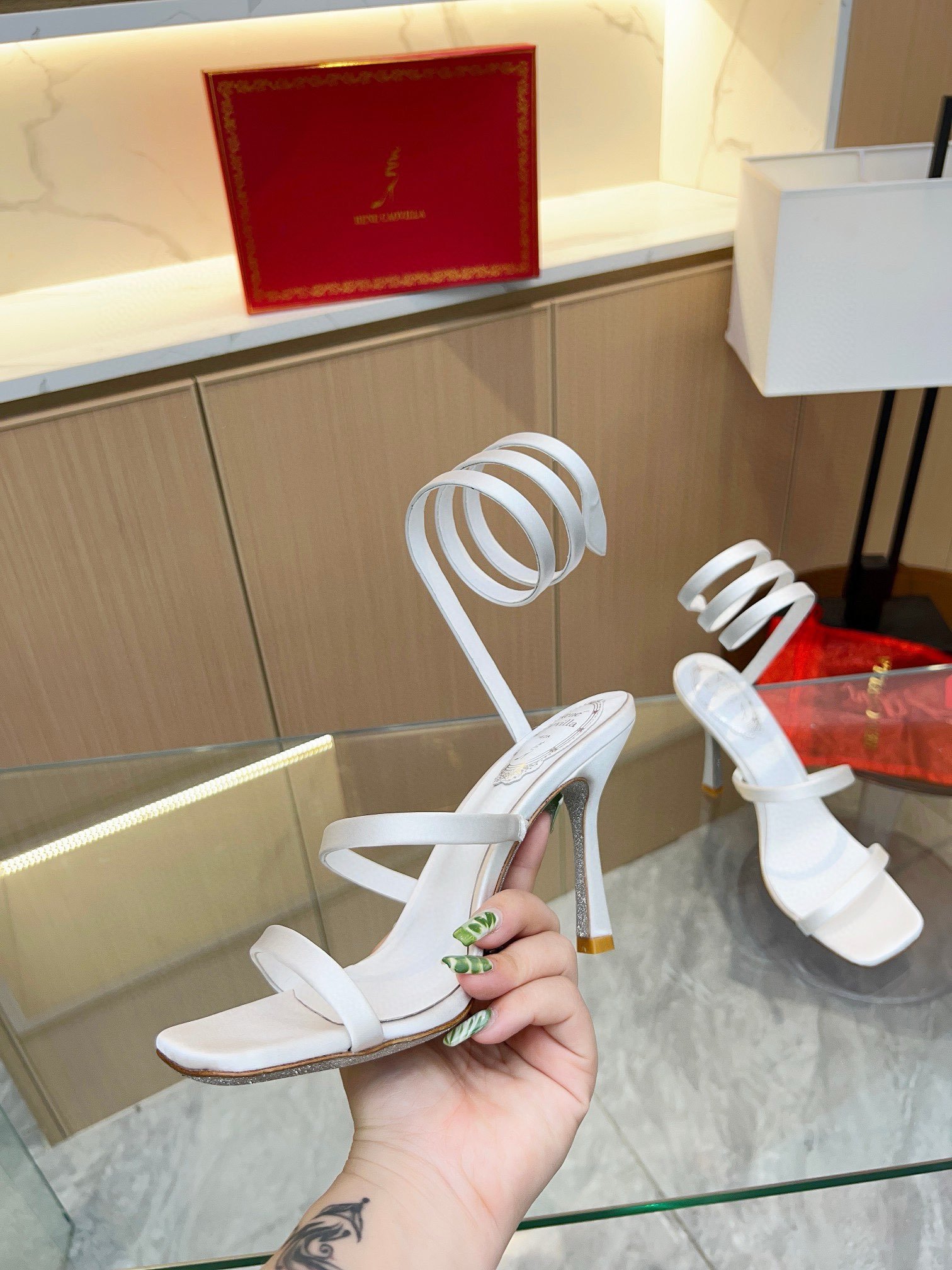 Escarpins Blancs René Caoviila Confort et Élégance Quotidienne – Image 10