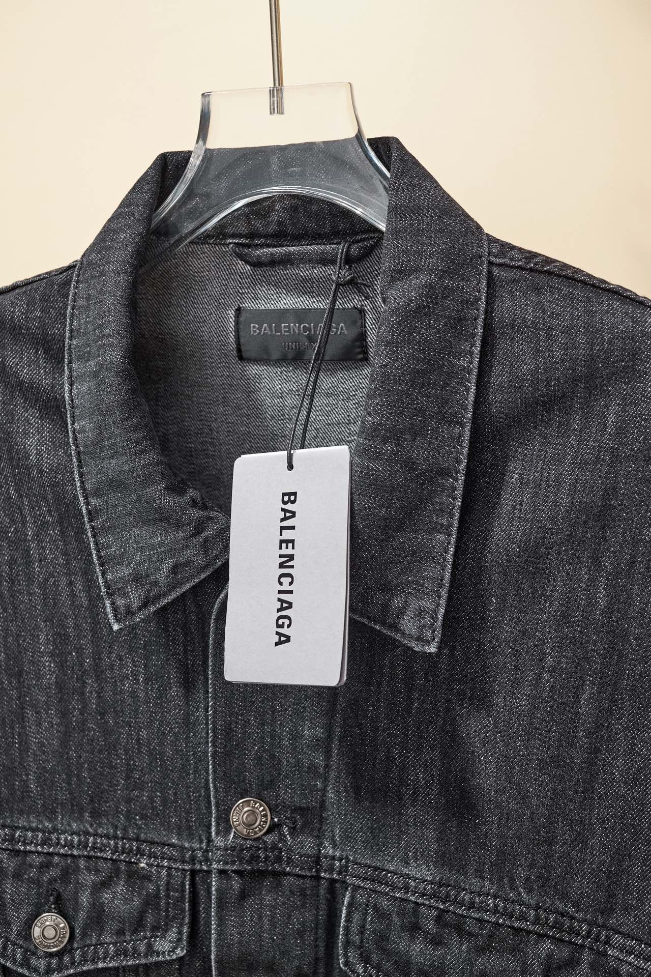 Veste en Jean Balenciaga Homme – Élégance Durable et Confort Optimal – Image 3