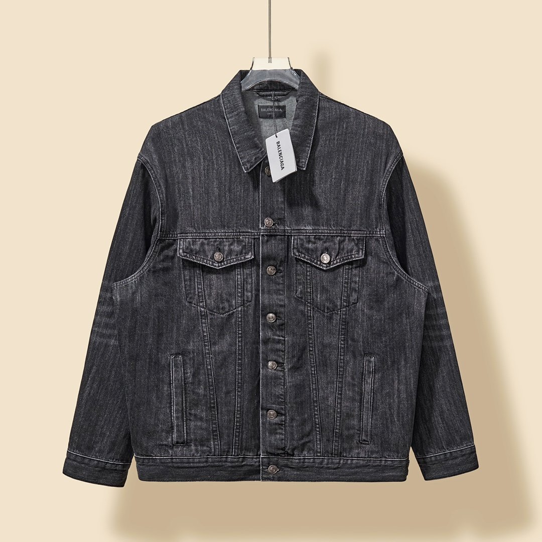 Veste en Jean Balenciaga Homme – Élégance Durable et Confort Optimal
