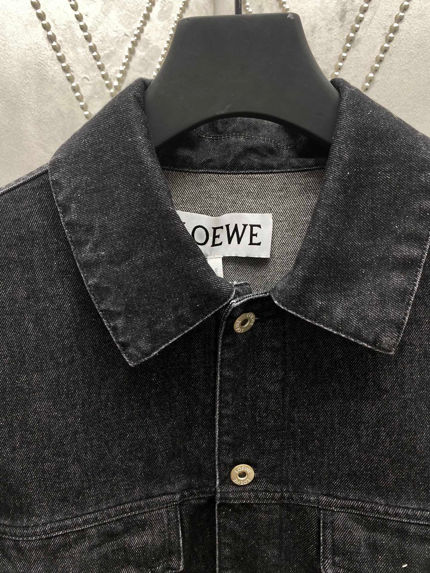 Veste en Jean Loewe Élégance Classique, Confort Durable et Style Sain – Image 2
