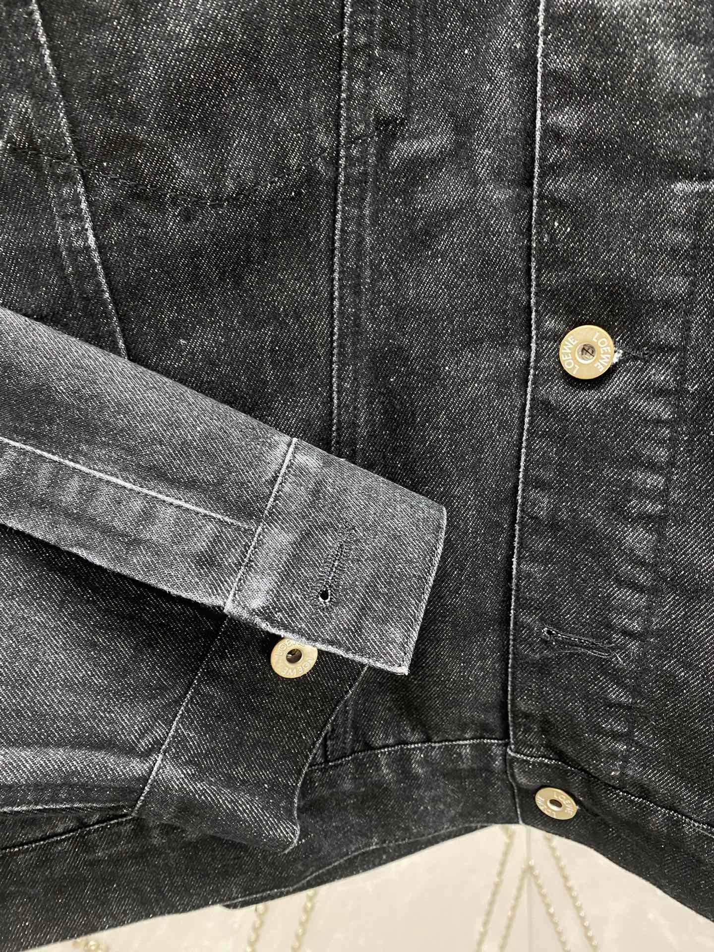 Veste en Jean Loewe Élégance Classique, Confort Durable et Style Sain – Image 5