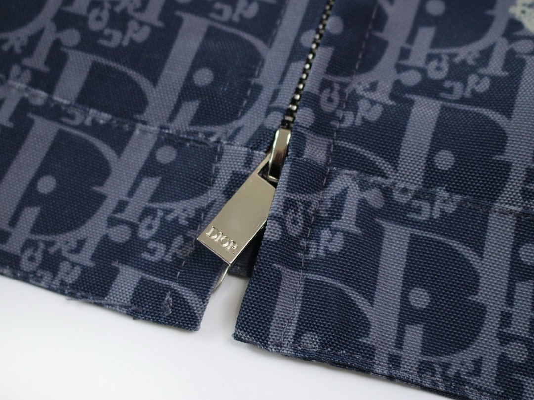 Chemise en denim Dior élégante, coupe régulière, tailles S à XXL – Image 3