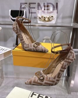 Escarpins Fendi élégants en cuir, confort et style pour toutes occasions