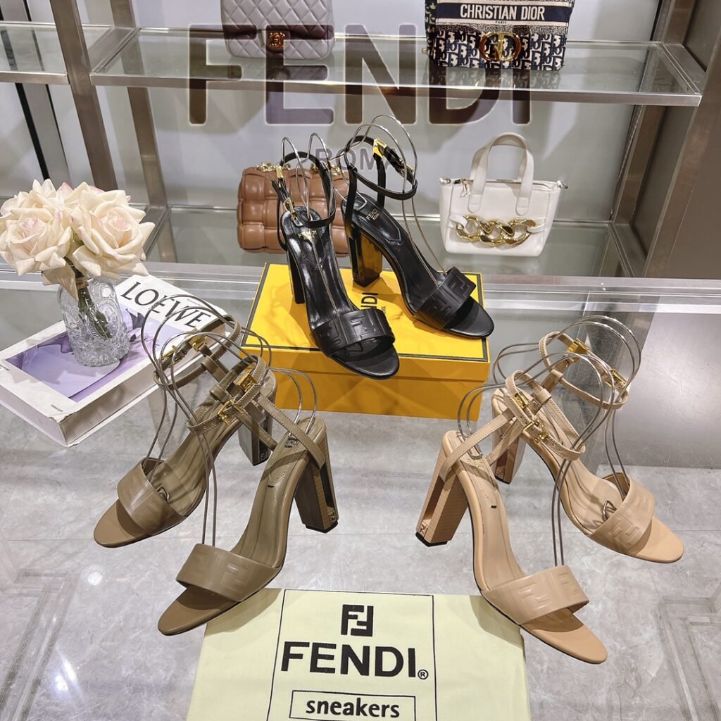 Escarpins Fendi élégants en cuir, confort optimal, tailles 35-44