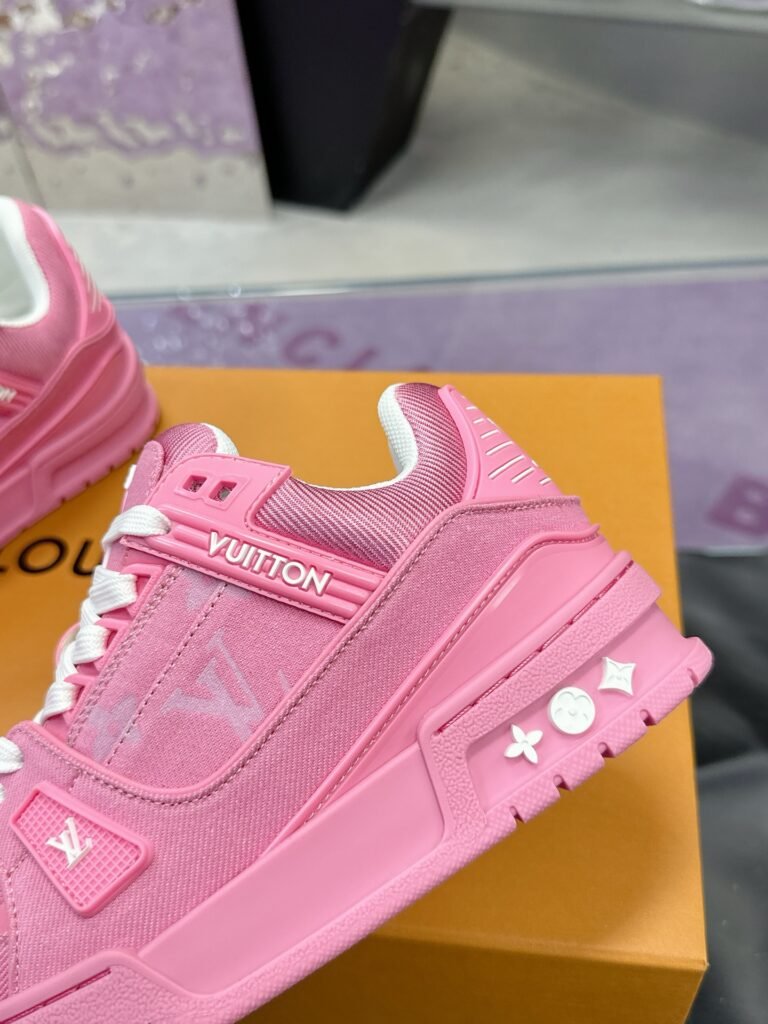 LV Trainer Rose Limitée – Sneakers Élégantes et Confortables