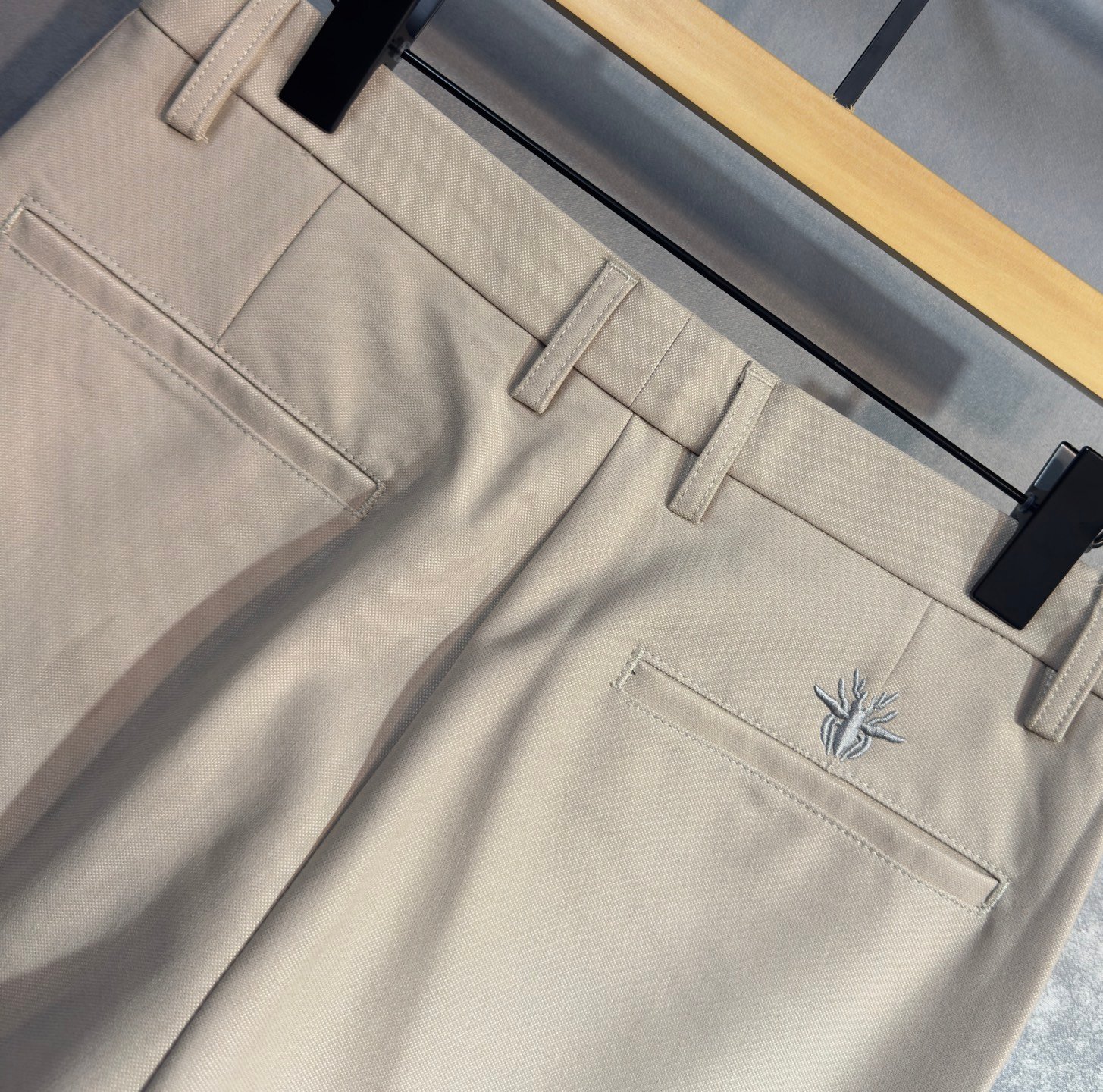 Ensemble Costume Dior Élégance Classique en Beige ou Noir Taille 48-56 – Image 14