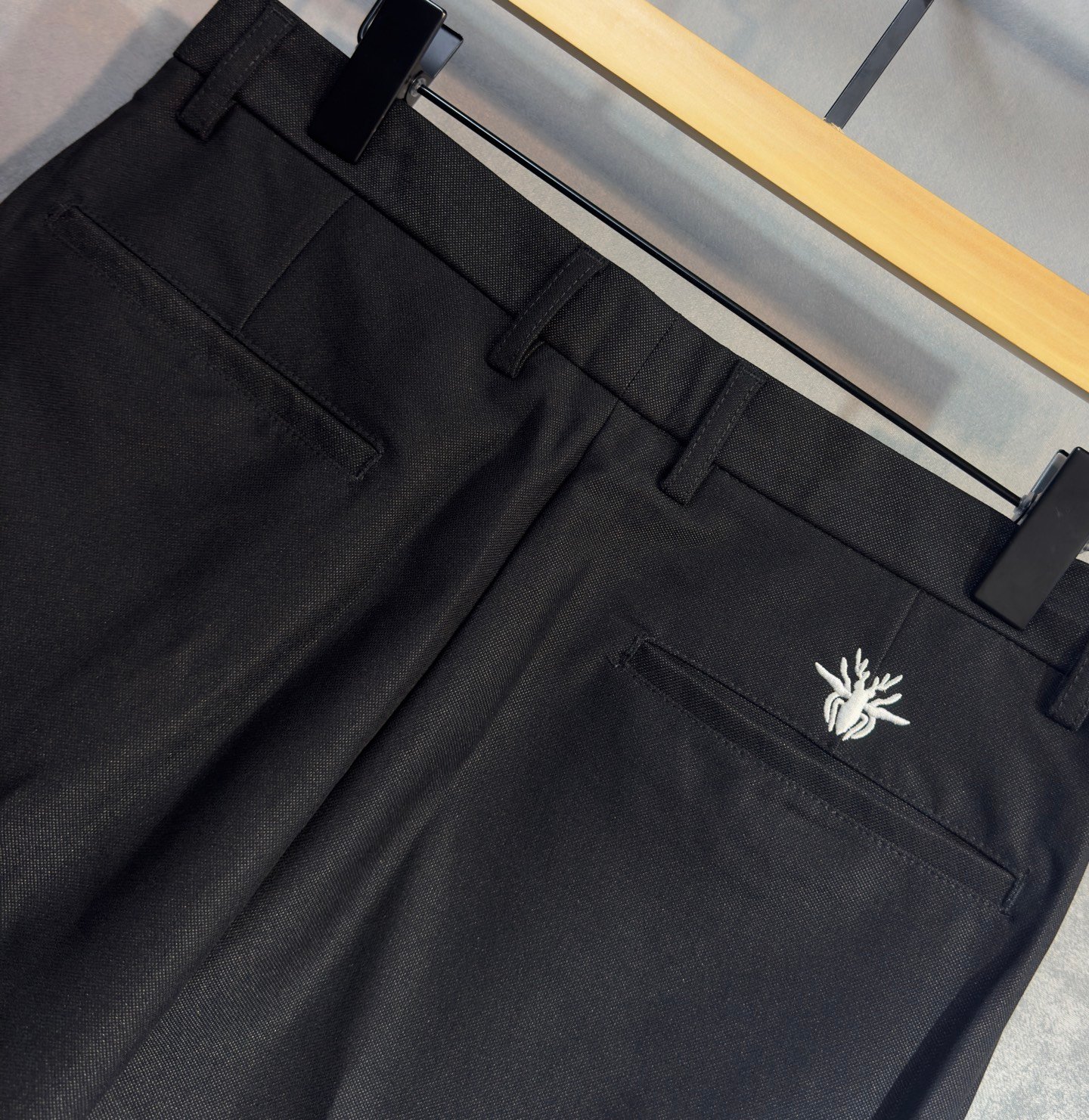 Ensemble Costume Dior Élégance Classique en Beige ou Noir Taille 48-56 – Image 27