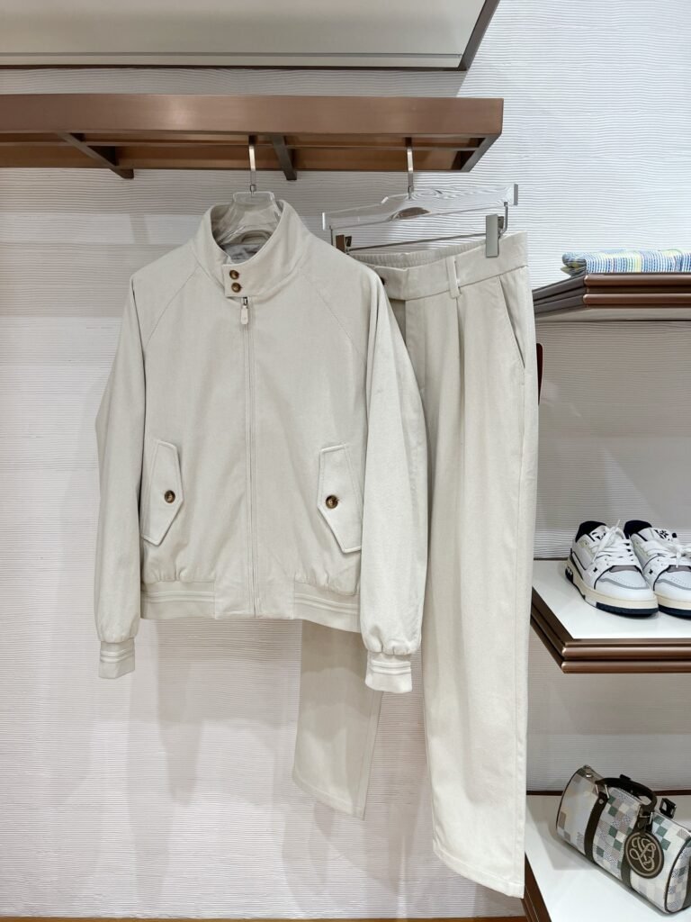 Ensemble Veste et Pantalon Velours Loro Piana – Élégance Intemporelle
