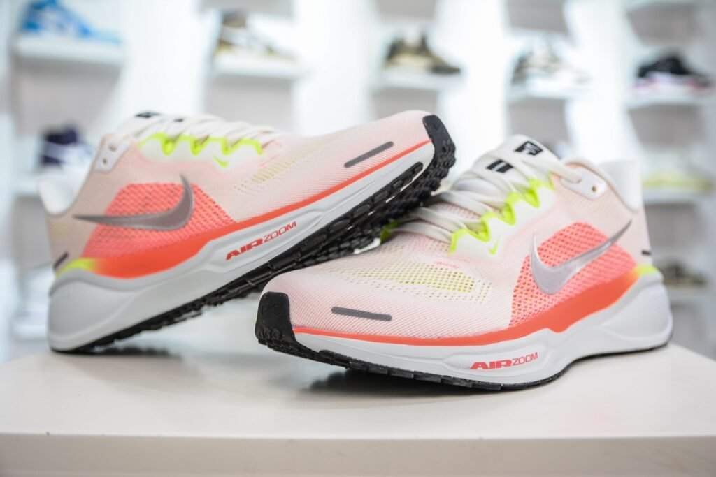 Chaussures Nike Zoom Pegasus - Confort, Performance et Style Sportif