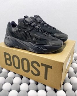 Basket Yeezy Boost 700 – Sneakers Confort & Style