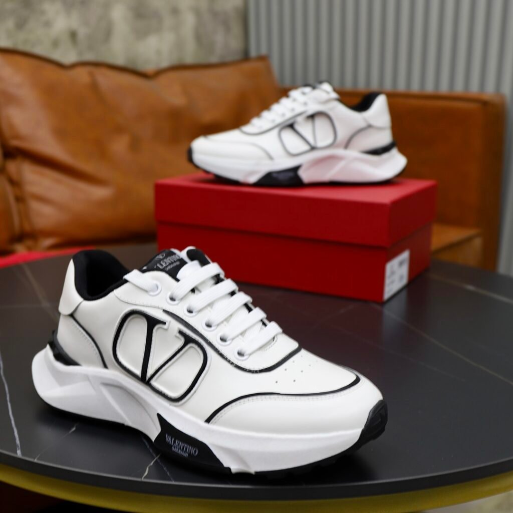 Chaussure Valentino Garavani en cuir, une alliance parfaite entre sophistication et confort