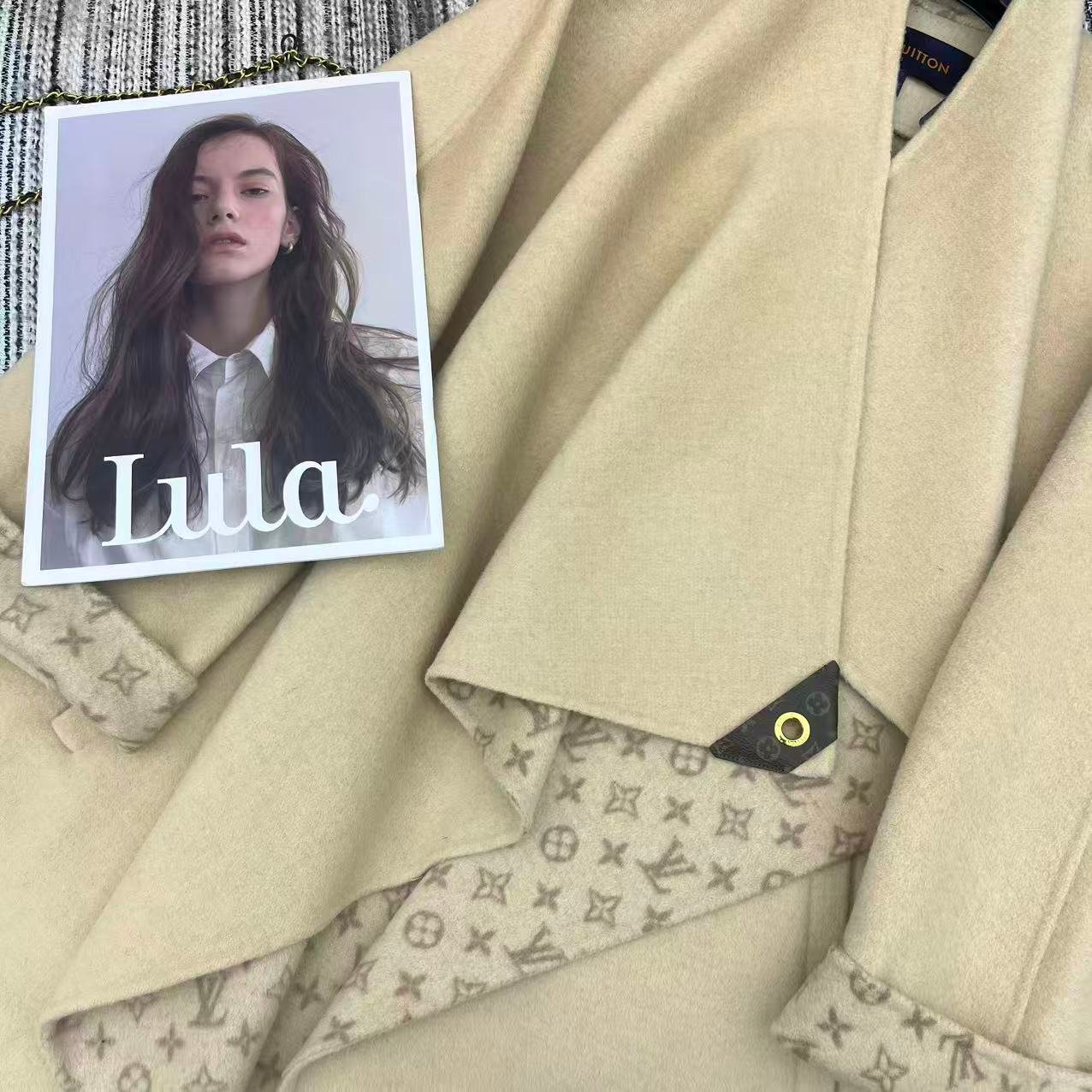 Manteau long Louis Vuitton avec finitions monogram aux manches – Image 14