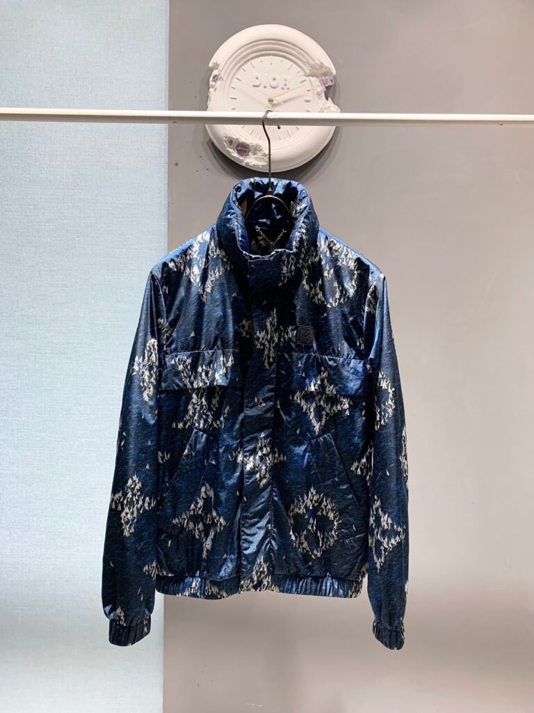 Veste Louis Vuitton Monogram Bleu Élégance et Confort pour Tous Styles