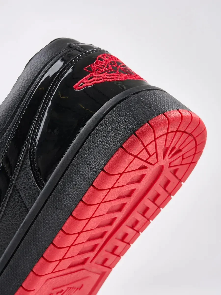 Nike Air Jordan 1 Low, une chaussure emblématique qui allie style, confort et performance – Image 3