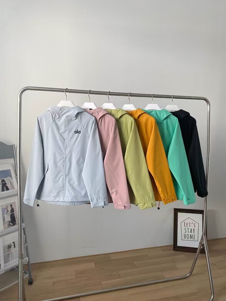 Veste légère imperméable à capuche Alor Yoga