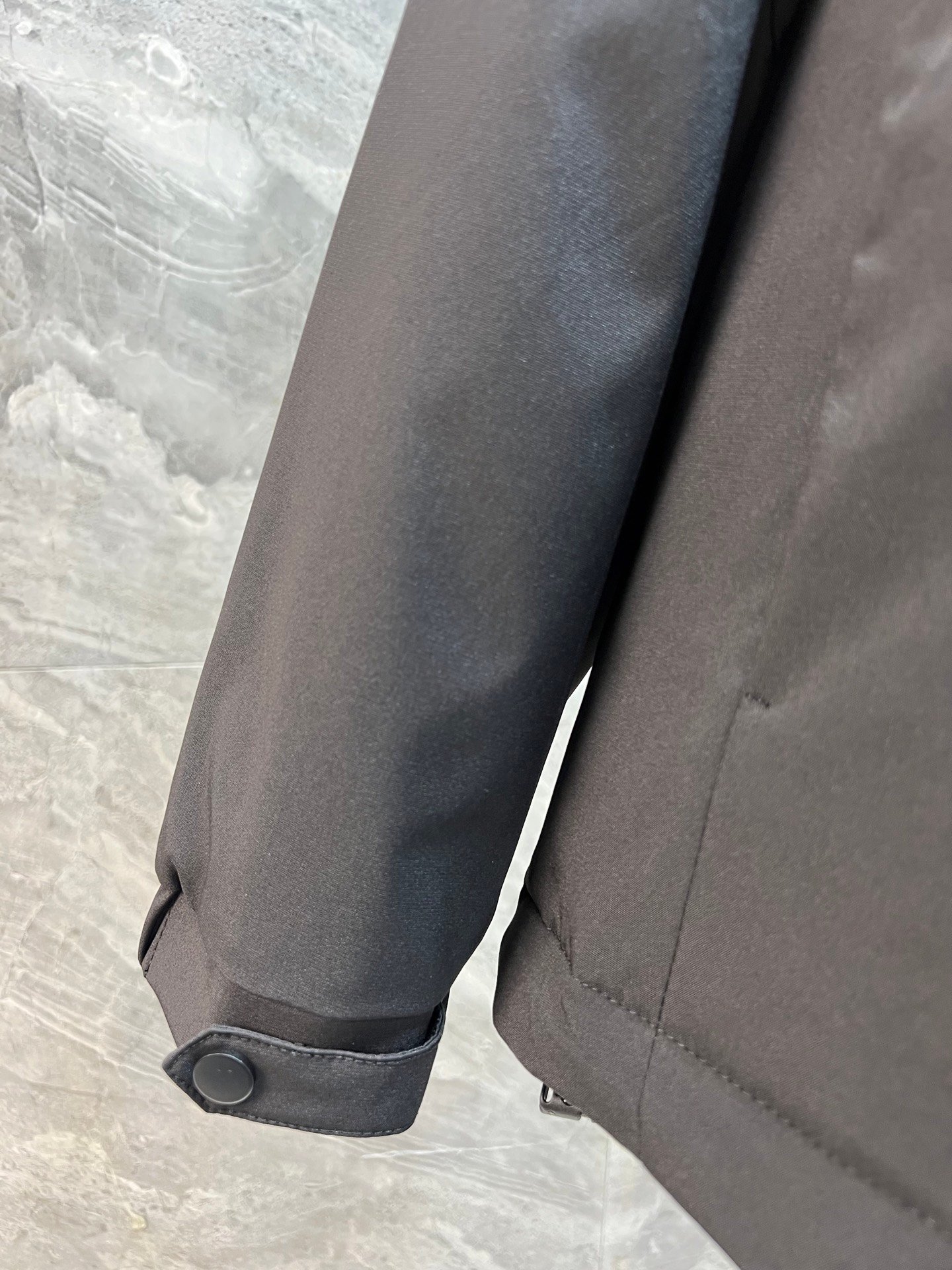 Veste Technique Alo Yoga à Capuche Matelassée - Élégance et Performance – Image 7