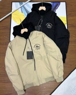 Veste matelassée Evisu élégante avec capuche et logo brodé—Confort et style urbain