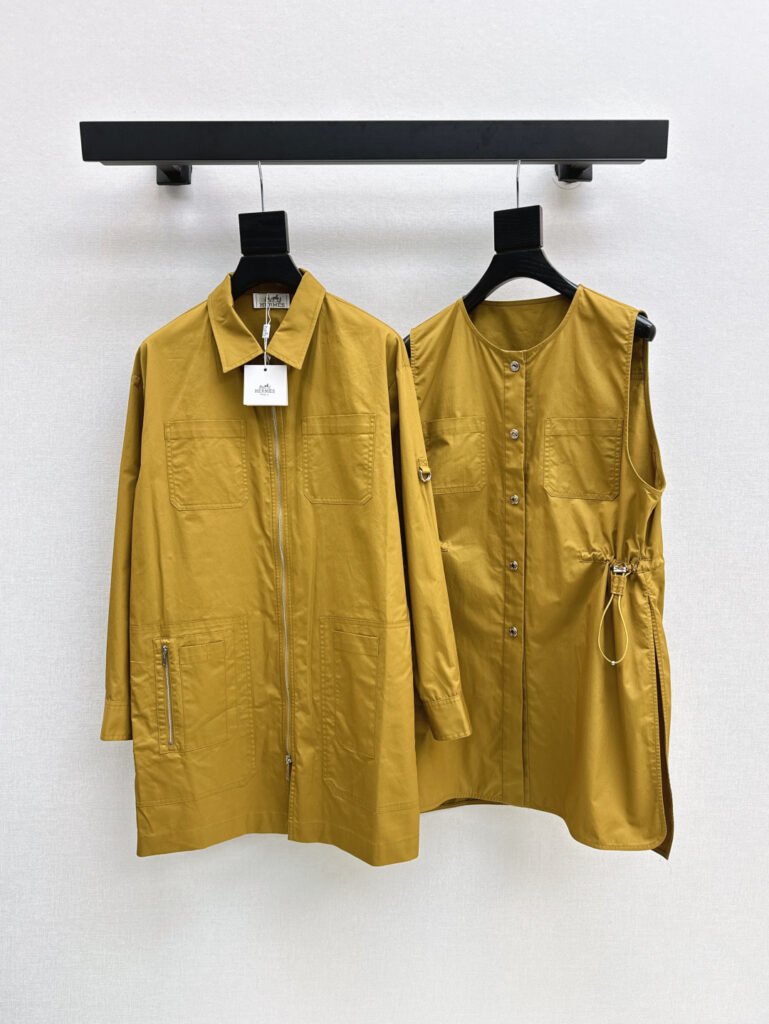 Chemise robe Hermès en coton élégante, style et confort raffinés
