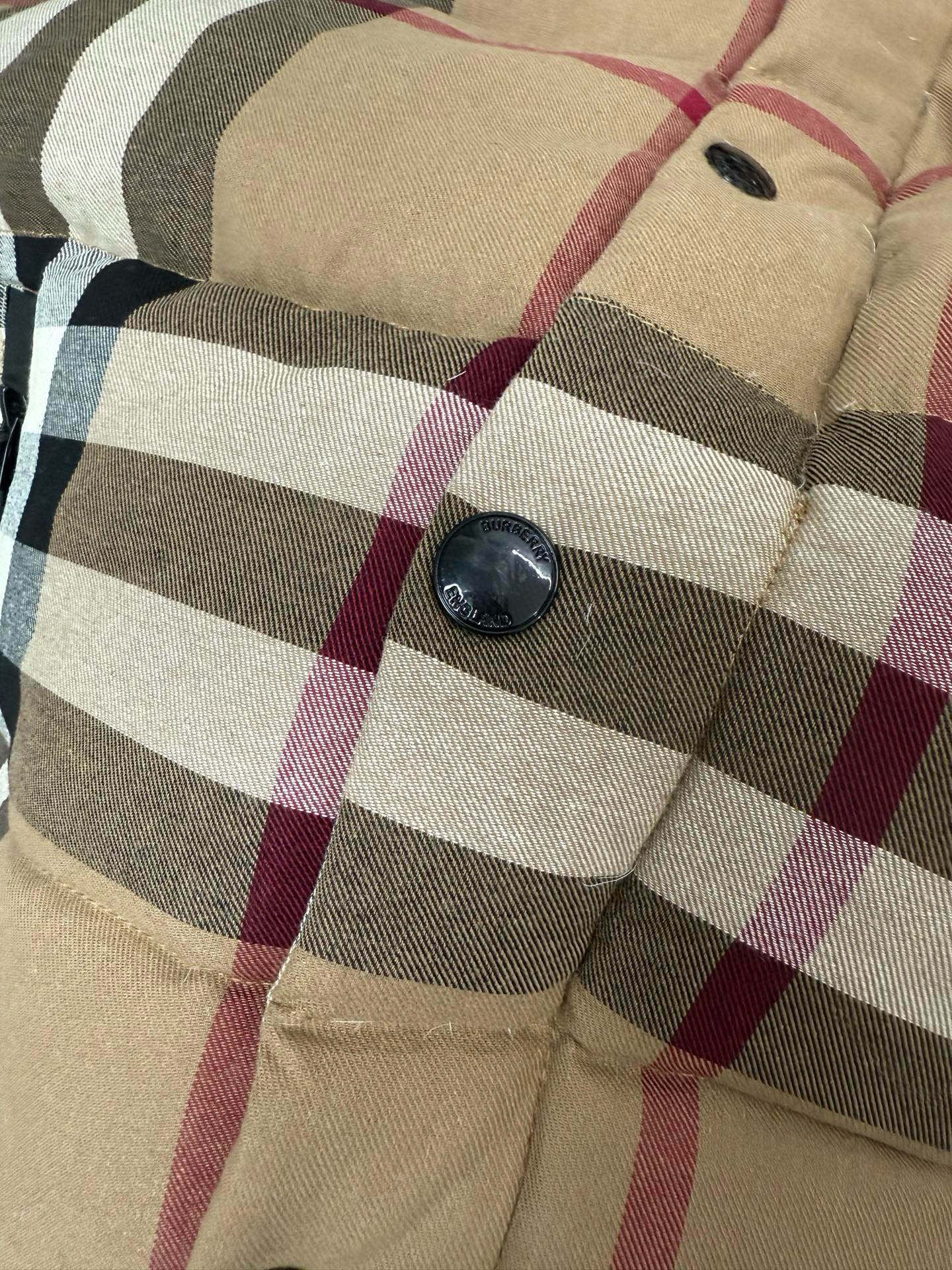 Doudoune Burberry avec manches amovibles - Élégance et praticité pour toutes tailles – Image 6