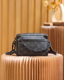 Sac bandoulière Louis Vuitton Mini Soft Trunk Monogram Eclipse