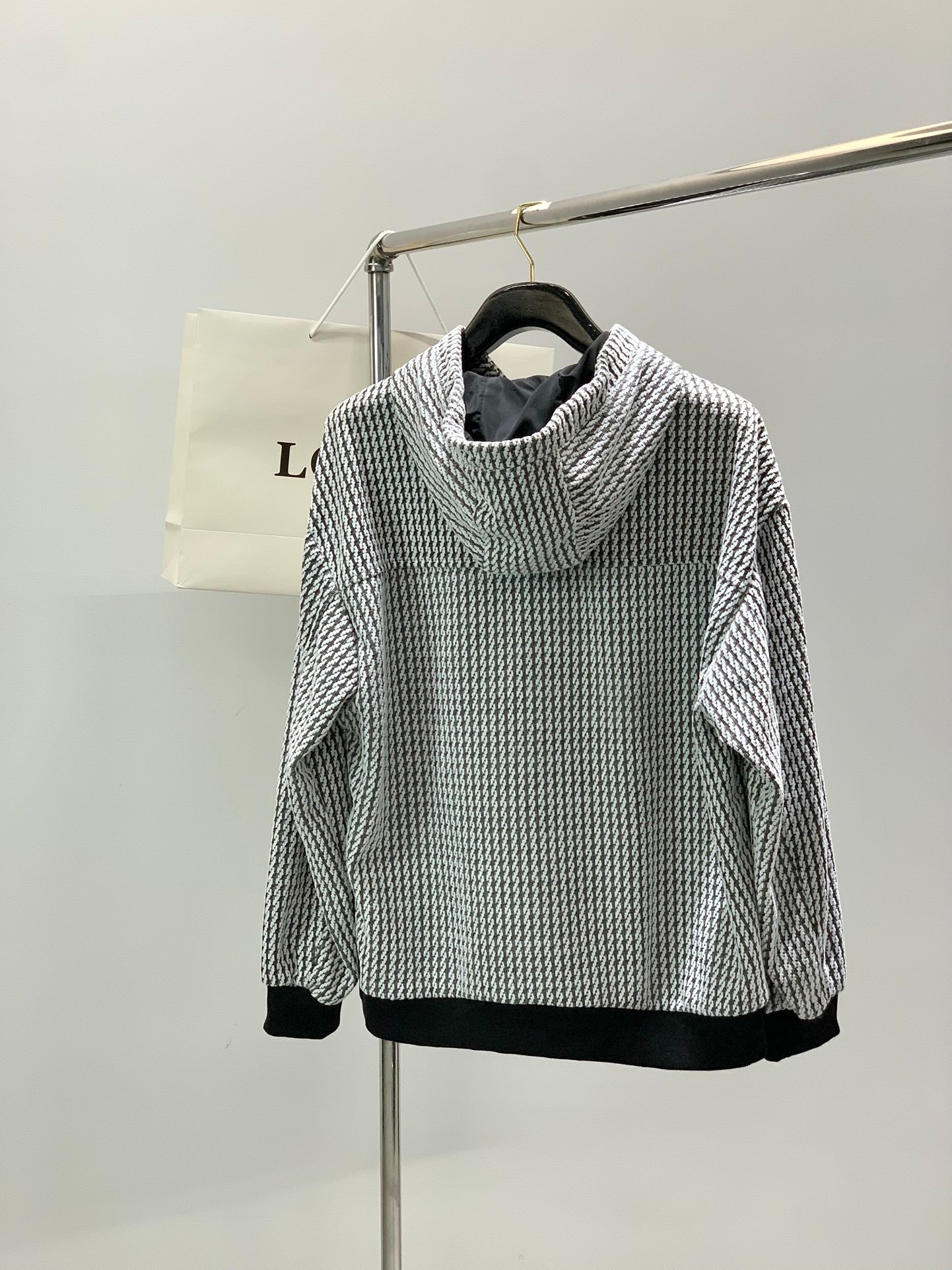 Ensemble à capuche texturé zippé avec pantalon assorti – Loewe – Image 3