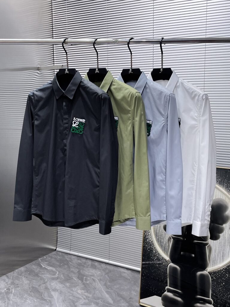 Chemise Loewe Brodée Élégance Intemporelle pour Toutes Occasions