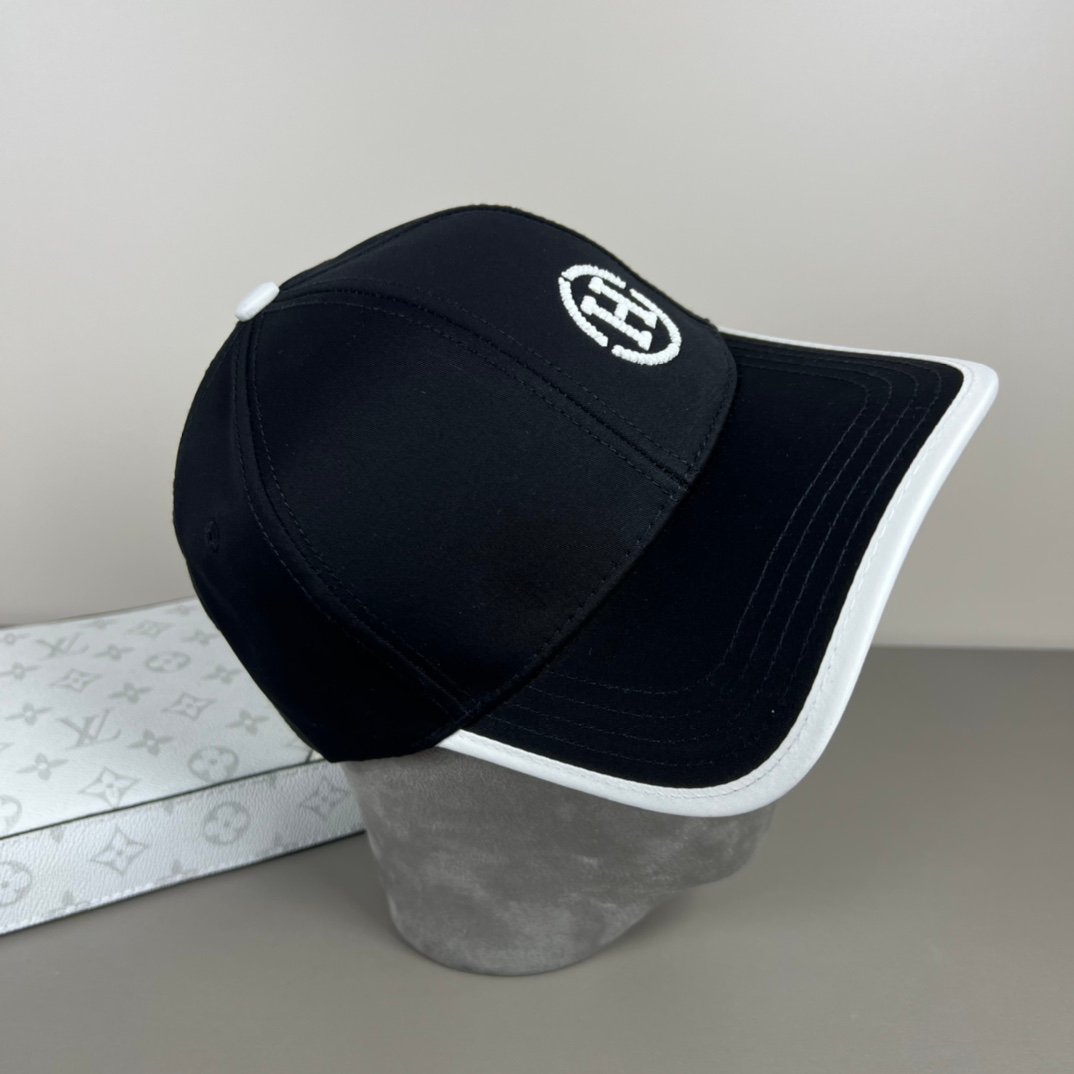 Casquette Baseball Hermes, un accessoire sophistiqué alliant élégance et fonctionnalité – Image 4
