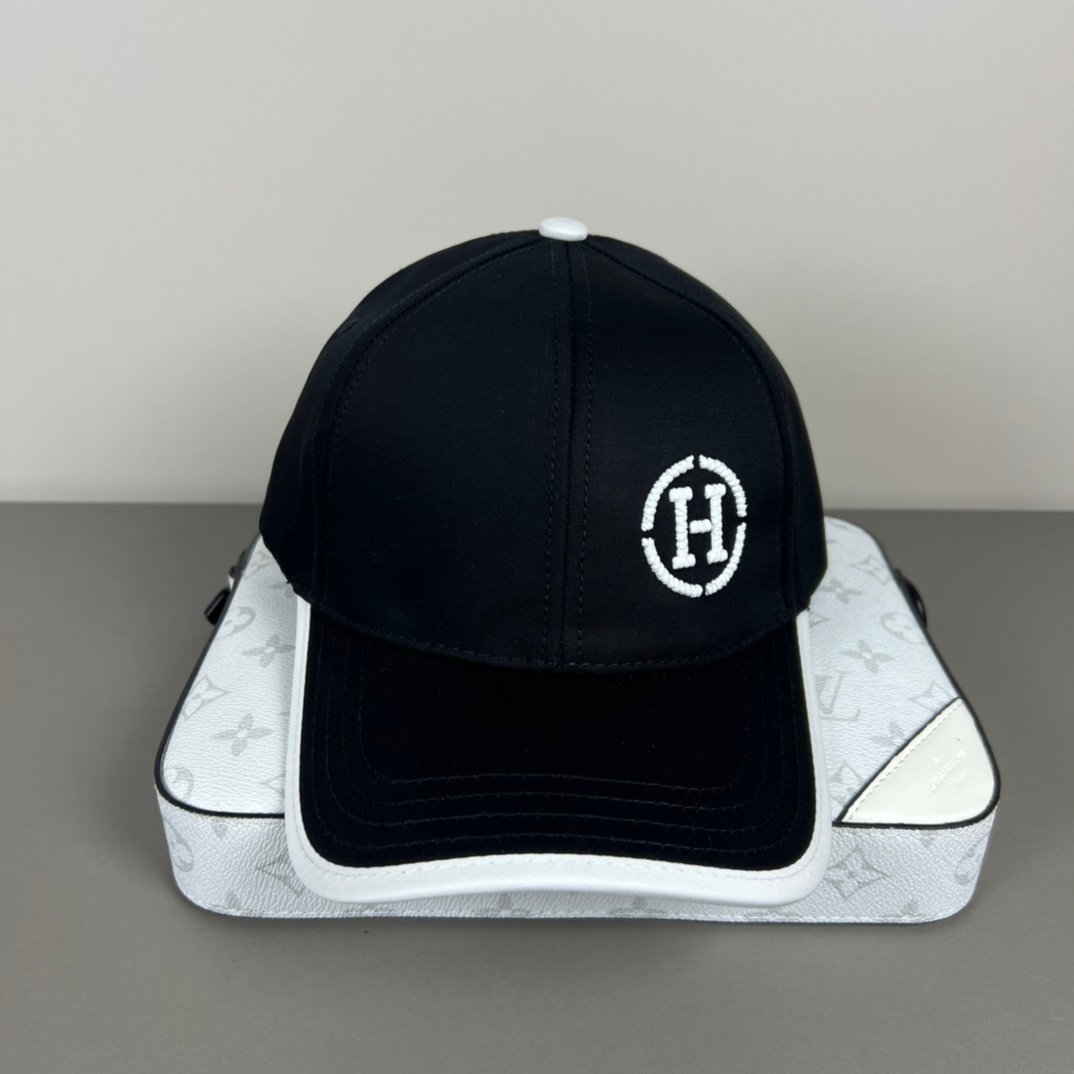 Casquette Baseball Hermes, un accessoire sophistiqué alliant élégance et fonctionnalité – Image 6
