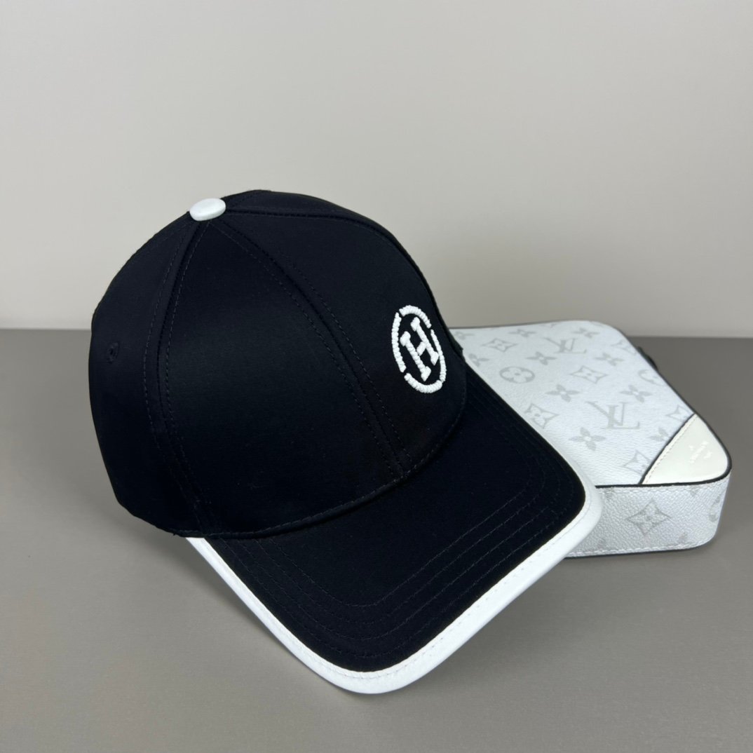 Casquette Baseball Hermes, un accessoire sophistiqué alliant élégance et fonctionnalité – Image 7