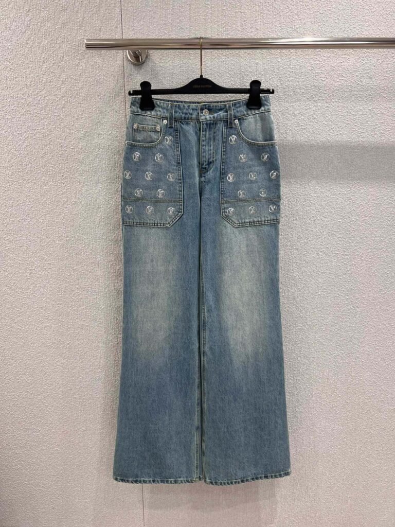Jean Louis Vuitton coupe droite en denim avec logo brodé
