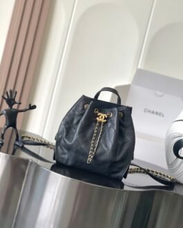 Sac Chanel 25 noir, une pièce emblématique