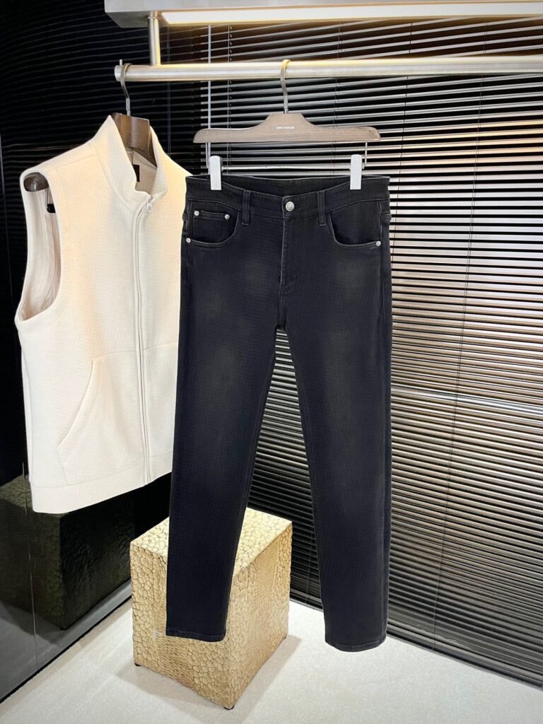 Jean Burberry noir en denim stretch - Élégance et confort assurés Mixte
