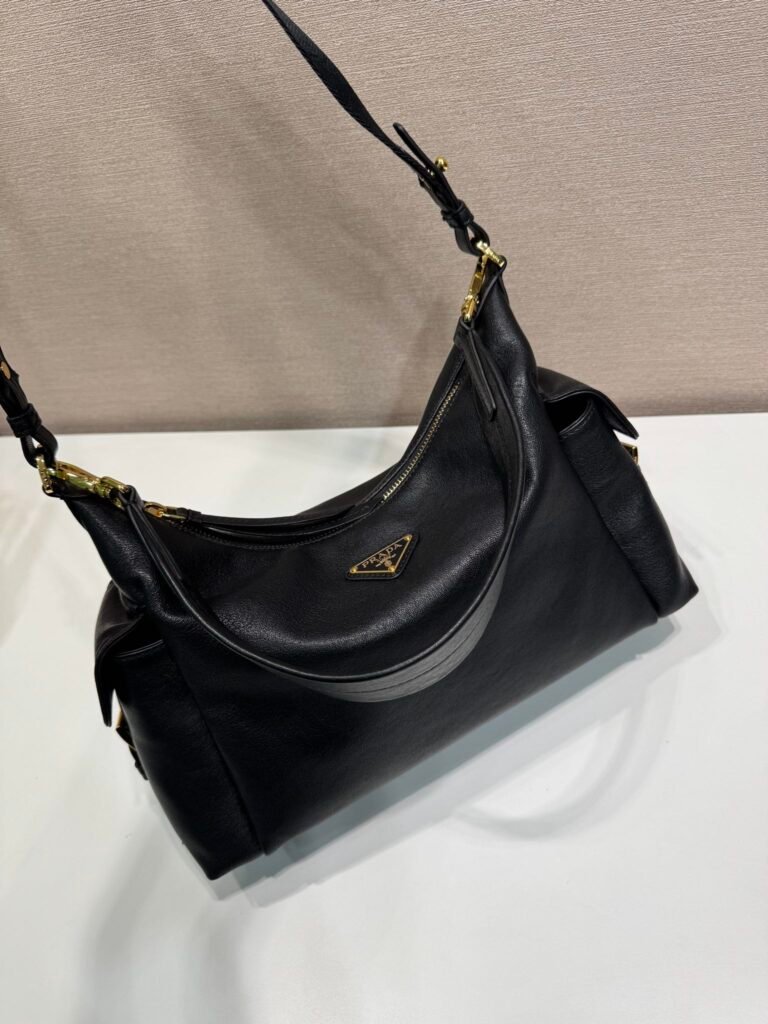 Sac hobo Prada Aimée Medium en cuir