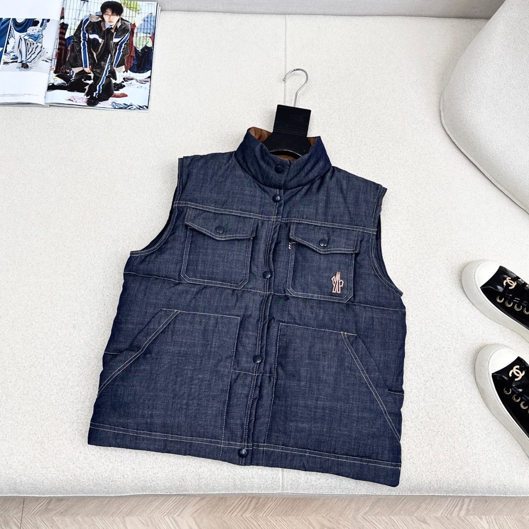 Veste Sans Manches Moncler Effet Denim Matelassé en Jean