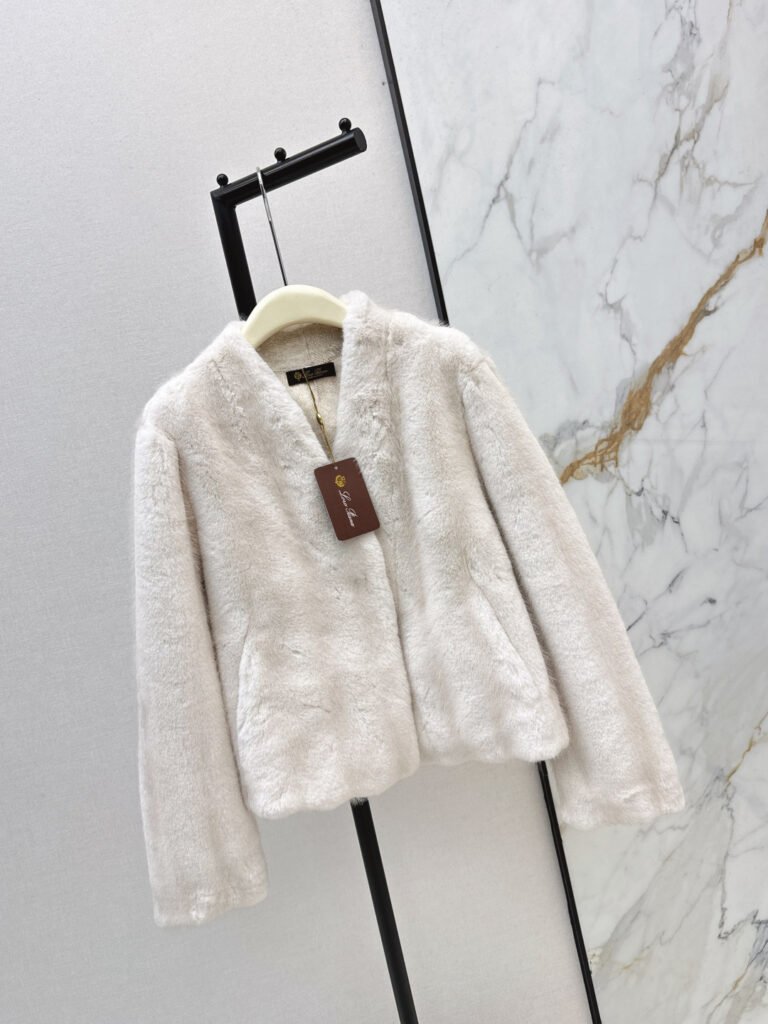 Veste en fourrure Loro Piana pour un style élégant et chaud